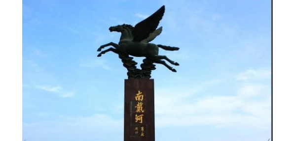 天馬廣場(chǎng)垃圾桶采購(gòu)選擇